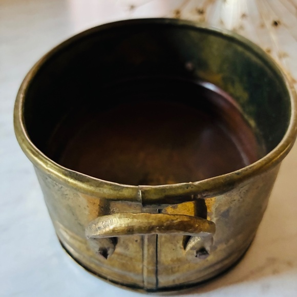 Small Brass Oval Planter with Handles. 6” long • 4” wide • 2.5” high - Picture 2 of 4